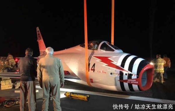 美60年前飞机起落架故障机腹迫降 修好继续飞