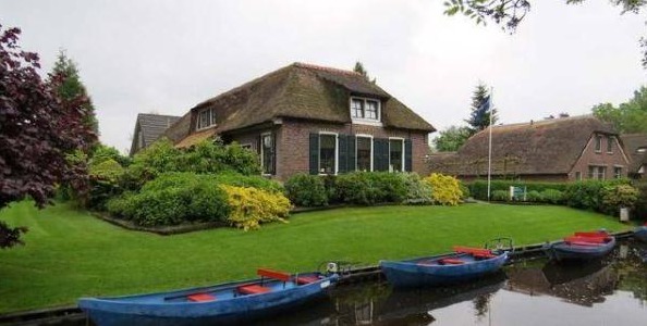 这座村庄700年来没有公路没有汽车，人们就像生活在童话里