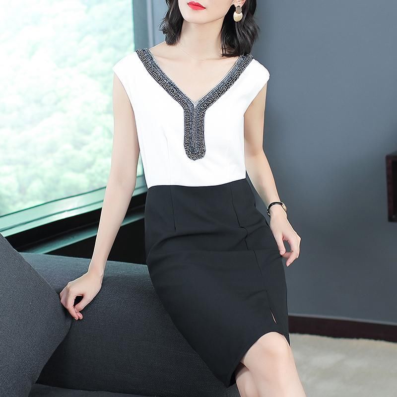 四十岁女人穿衣别太随意，包臀一步裙，让你风韵犹存还气场十足