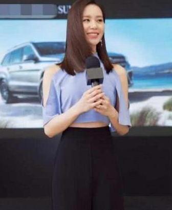 刘诗诗穿阔腰裤，再看看志玲姐姐，网友：终于知道胯宽有多痛苦了