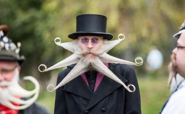 欧洲旅游看到一场美髯大赛,各种奇怪的造型都有,网友:乐喷了!