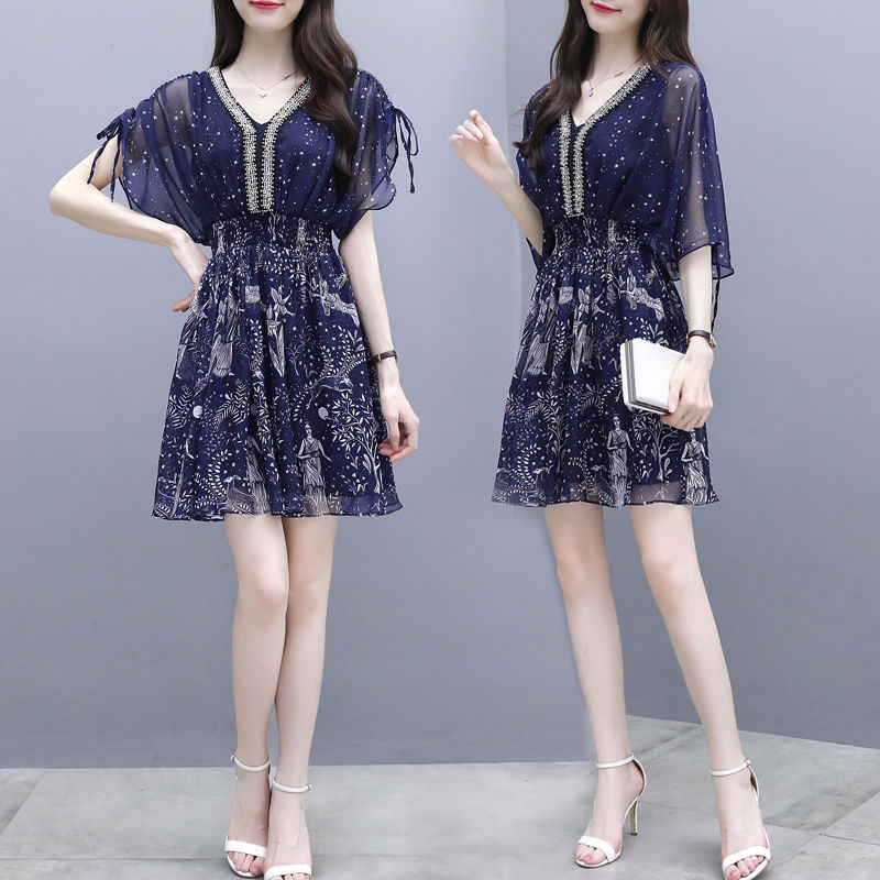 如今的女人真会穿,统统不穿裤子,只穿这”冷风裙“,美到犯规