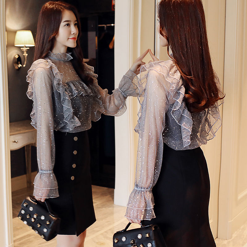 魅力八月:洋气小衫搭牛仔裤更时尚!上身减龄显嫩有气质，特迷人