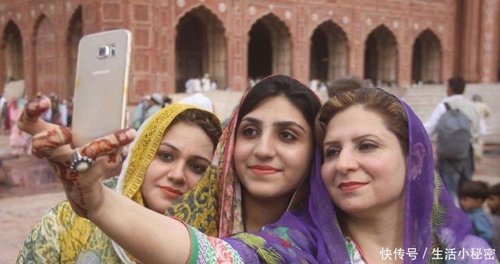 去巴基斯坦旅游，路遇当地美女求握手？导游：可千万别高兴得太早