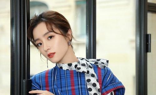  『女人』发际线高的女人别扎高马尾，换个发型更有气质，时尚减龄还不俗