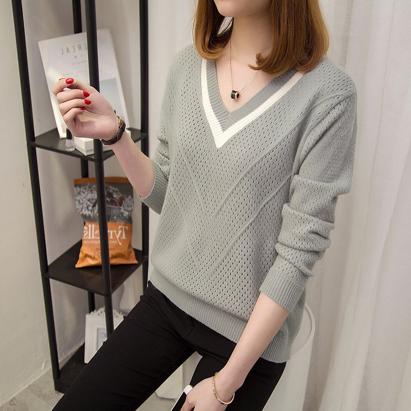 马上中秋，短袖别穿了，看这秋衫，时髦又遮肉，52岁小姨穿忒美