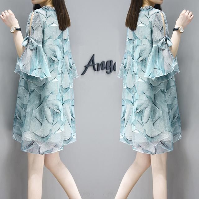 女孩心中连衣裙甜美又好看，大气中带一丝高贵，上身满满的女人味