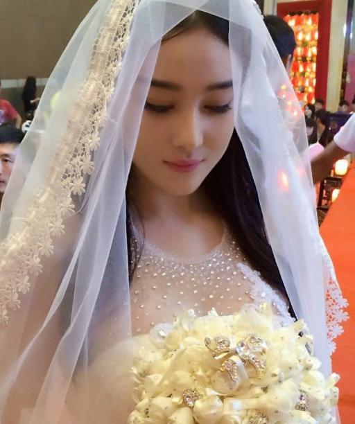 张馨予刚结婚，某律师一条军婚法微博炸开了锅，网友：搞事情啊？