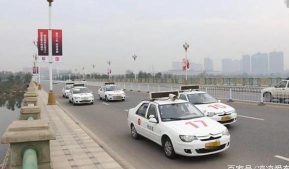 还没考驾照的要哭了，2019考驾照新政策出台，网友：后悔考晚了！