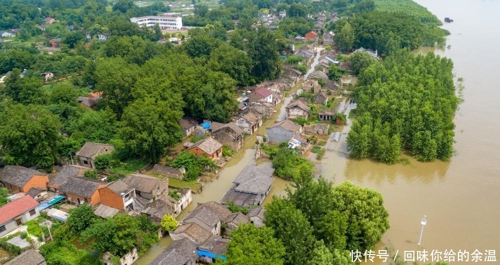 长江铜陵段水位持续上涨 安徽铜陵全力迎战洪峰