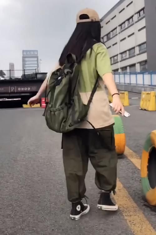  [匡威]一个女生155高，却被人说145，原来是因为用工装裤配了匡威