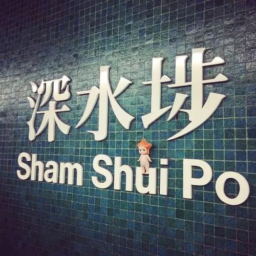 香港的“笼屋”，奢华背后的痛。