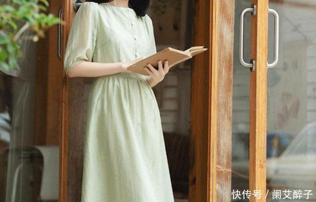 种裙子穿■不要再穿蛋糕裙了,今年流行这种裙子,穿上去你也可以变美!