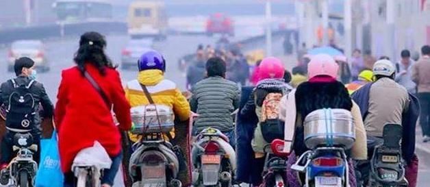  #电动车#电动车限行，老百姓以后的出行怎么办？专家给出了明确