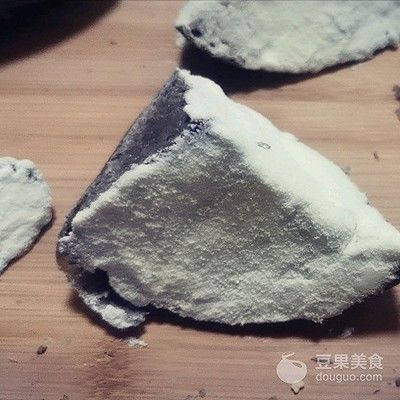  【黑芝麻】黑芝麻奶酪包的做法