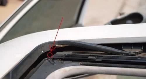  汽车@汽车上的四个排水孔，你都认识吗？有车一族有必要了解一下