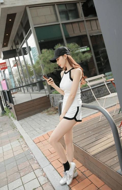  就算@童颜就算了，还“微胖”，简直没天理了