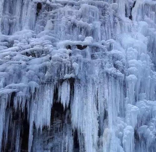 仍未公开的绝对秘境！中国版的“黄石公园”，亚洲最大的冰瀑－－