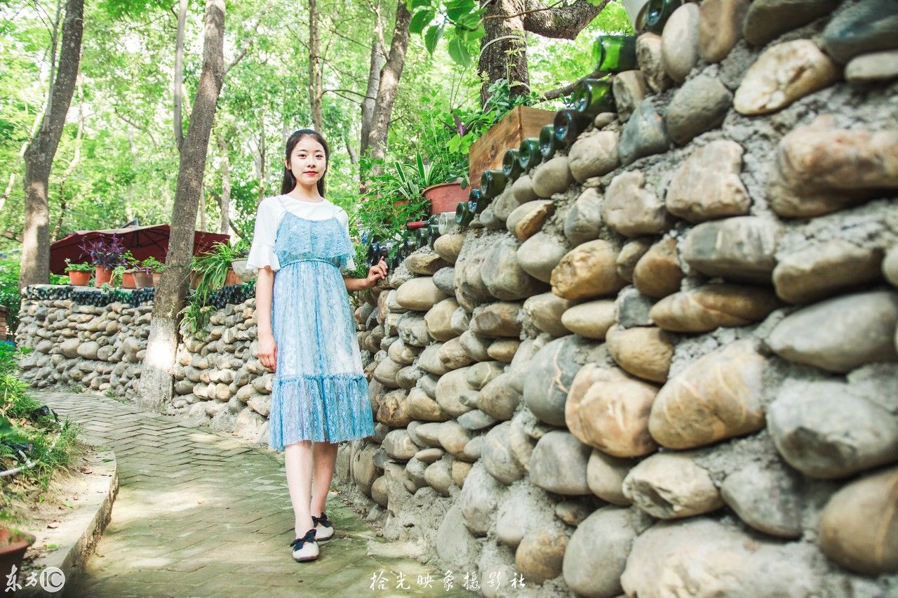 纯天然的美女，真想与你隐居于此