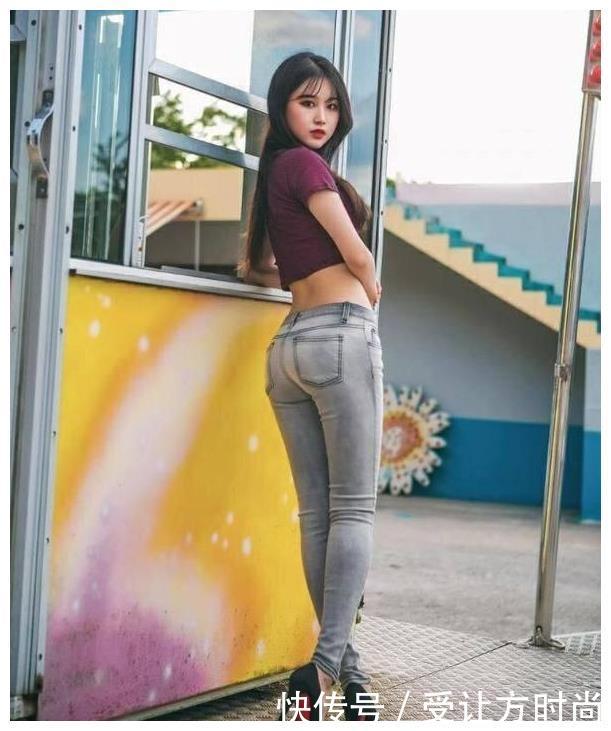 紧身裤小姐姐，必然大放光彩，碾压校花，成为时尚的代言人