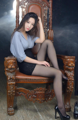 漆墨包臀裙, 时尚的主宰, 美足盛宴！