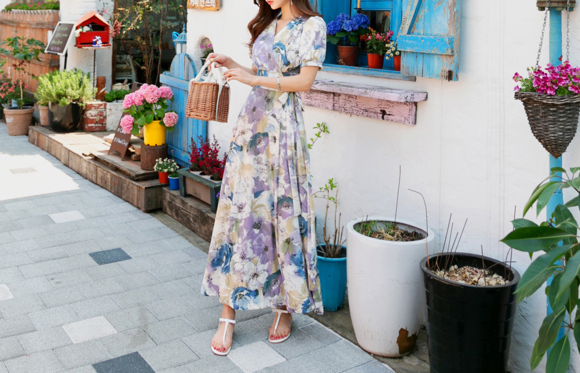 女神孙允珠，油墨水彩阿尔勒田园花亭长裙