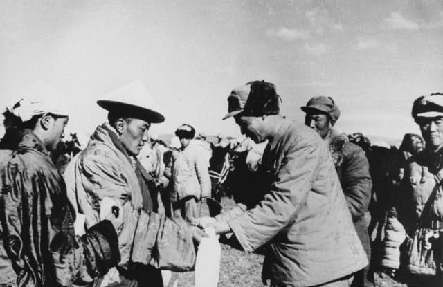 50年代初，西藏和平解放路上珍贵影像