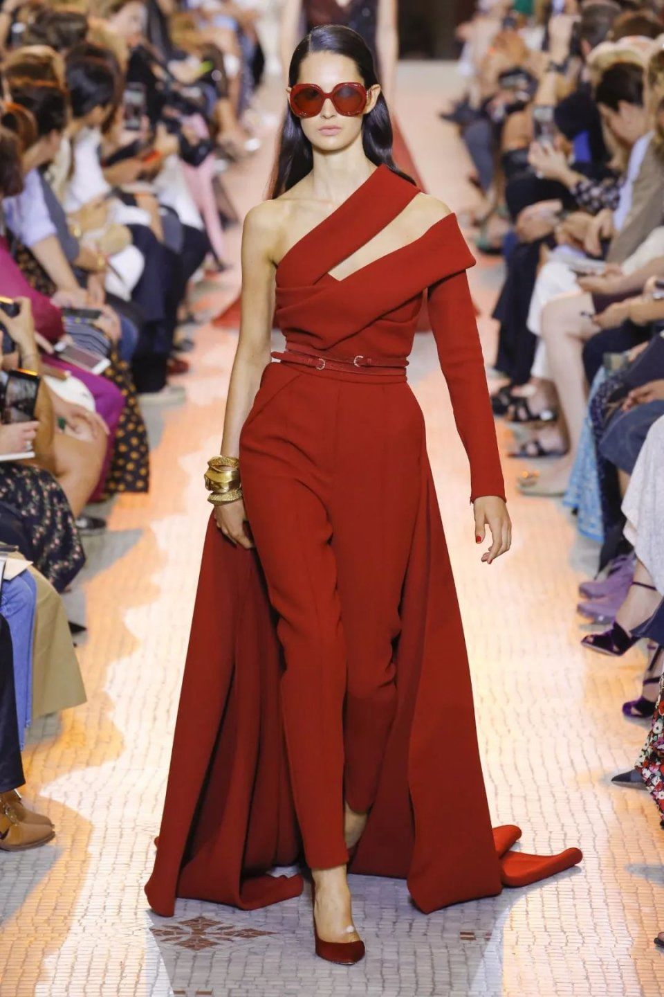 全球最顶级的高定时装周，汇集了世上所有女生的梦想!!