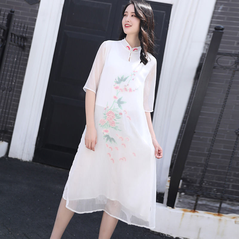 一件古风满满的旗袍连衣裙，圆你一个知性优雅的女神梦