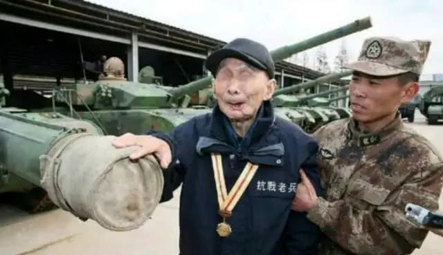 致敬！这个94岁老兵身高一米二，但扛起了中华民族