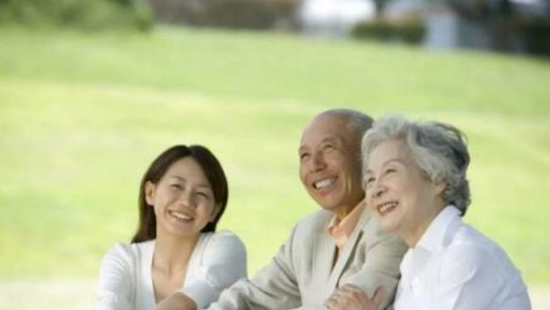 「父母」该怎样去爱你年迈的父母?做到以下3点,是对他们最大的孝
