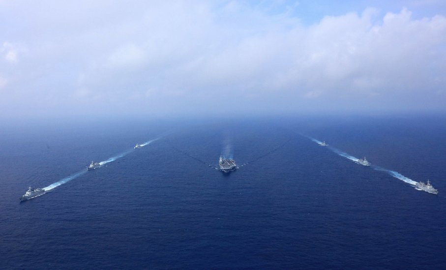 辽宁号航母战斗群西太平洋摆拍,霸气阵型,这阵