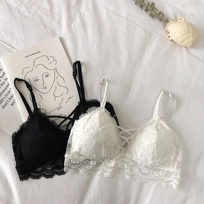 女人到了50岁，就该穿这些文胸，下面女人怎么穿，一个比一个美