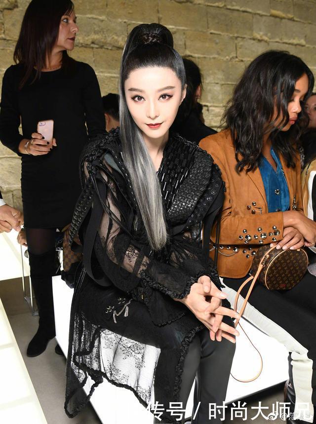 范冰冰、赵薇 惊艳时装周没想到却成了惊悚