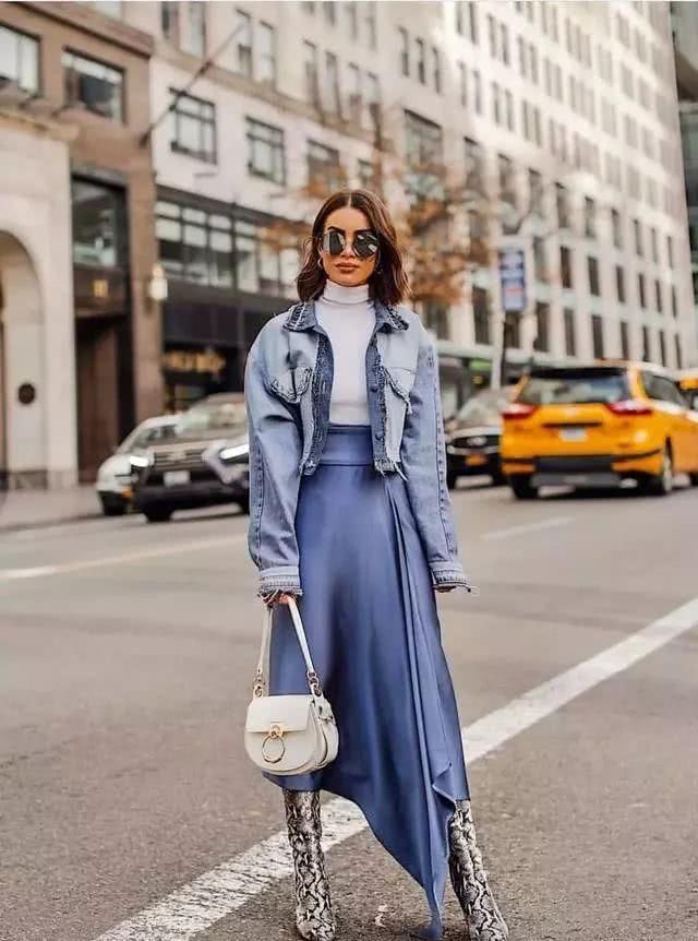  『勾勒出』秋冬季不容易穿？显肿又显胖？那样搭出街120斤也会变90斤