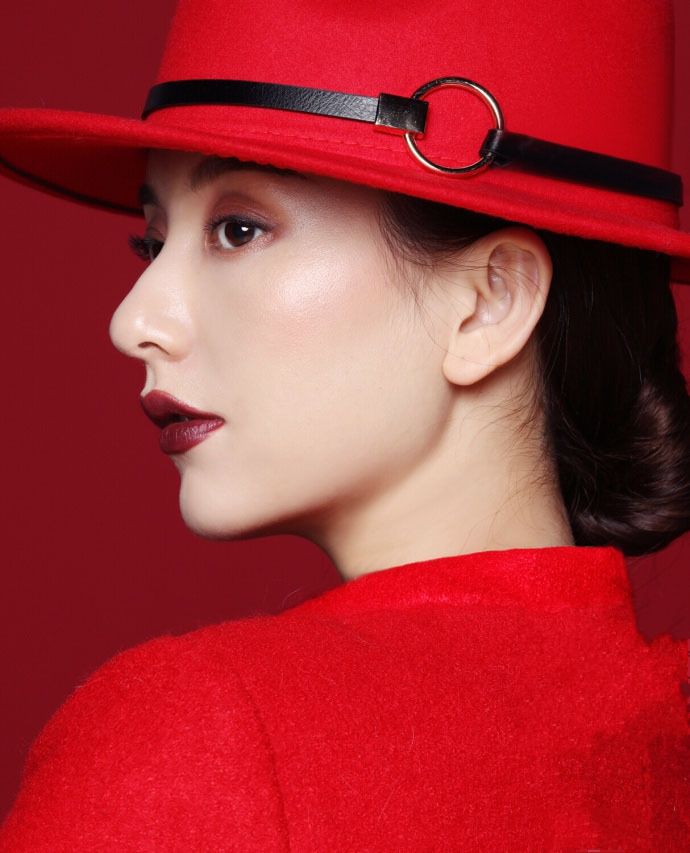 29岁嫁香港天王，红唇香肩精致贵妇范儿，算是人生赢家吗?