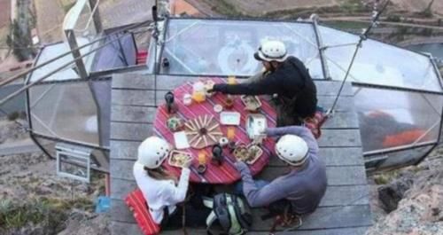 世界上“最可怕”的宾馆，直接建在悬崖峭壁上，你们敢睡吗？