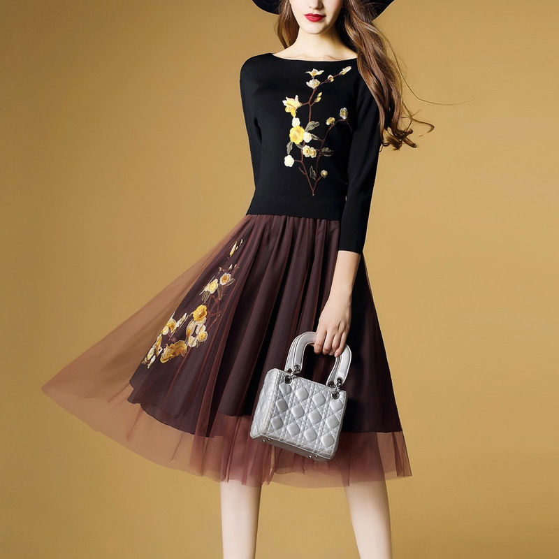 新出炉一种裙，不仅漂亮，还高贵，适合6070女人，满满女人味