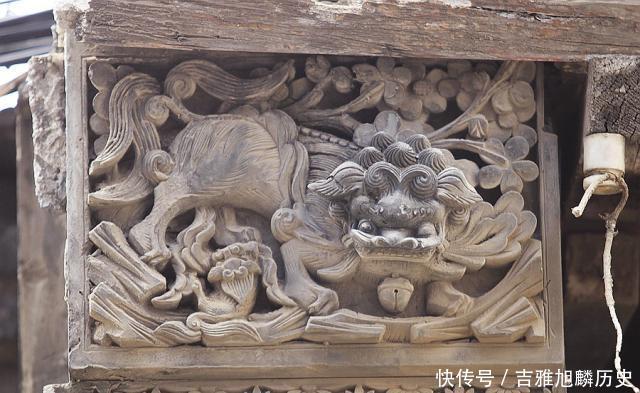 一百年前侵华日军所拍老照片上的这座如意门楼如今变成什么样了