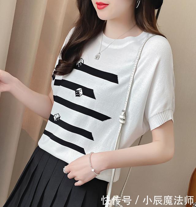 【不妨】爱美的中年女性,不妨试试这几款针织衫,轻松穿出时尚感
