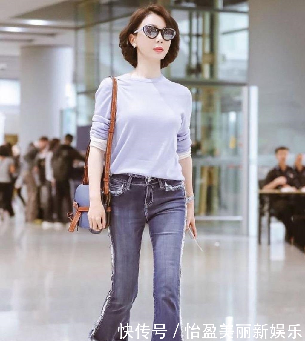 #下半身搭配#奔五的女人少穿打底裤!瞧这些明星的时尚穿搭,减龄优雅美极了!
