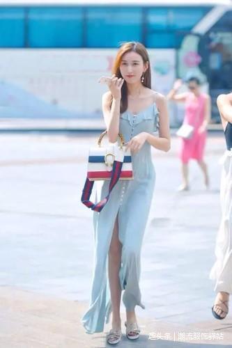 街拍：爱打扮的美女，图1贵气，图2甜美，图3最有女人味！