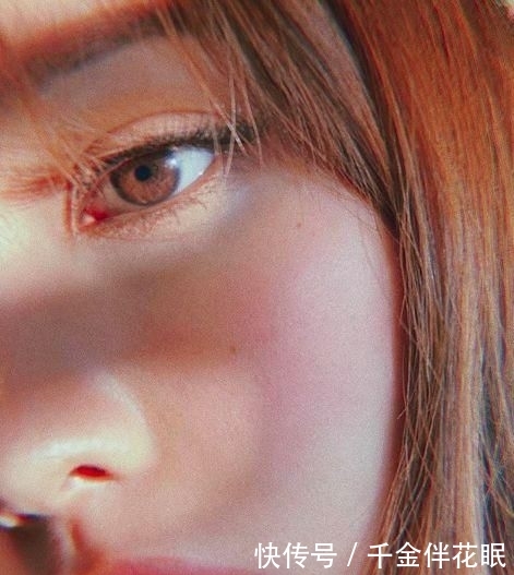  『定妆喷雾』戴口罩到底要怎么化妆？画多了怕毁脸画少了不够美