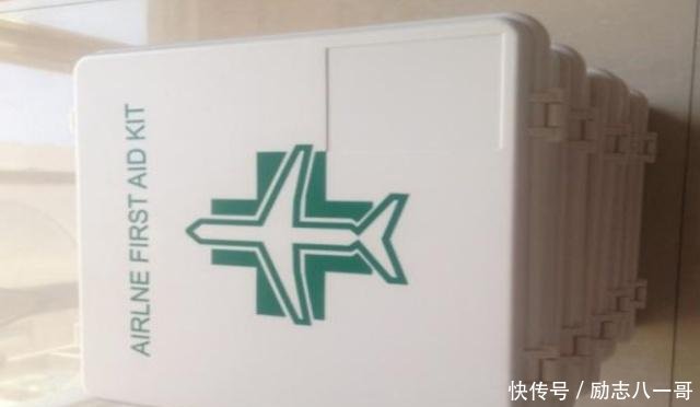 空姐偷偷告诉你，6种飞机上“隐藏福利”，不懂就亏大了！