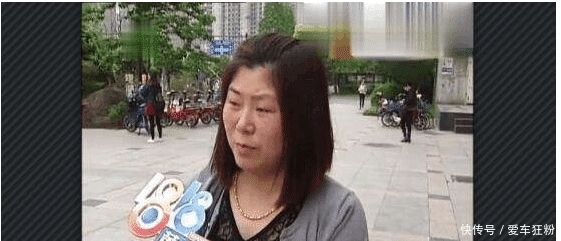 女子花一万八买的金项链一年后变“银”项链 商家: 根本没问题