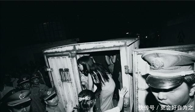  「经济」90年代深圳老照片： 经济发展迅速, 街头随处可见大哥大