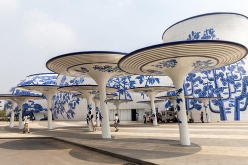 万达耗资400亿的青花瓷建筑,堪称世界之最,却被吐槽像一堆饭碗