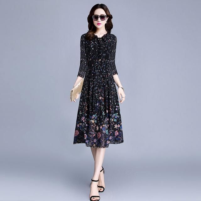 “旗袍”送我都不要，这薄款欧货裙，时尚优雅，轻松穿出优雅感