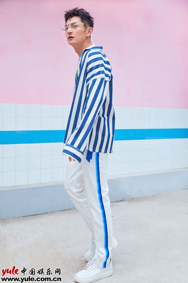 梁大维夏日街拍 清爽帅气魅力尽显