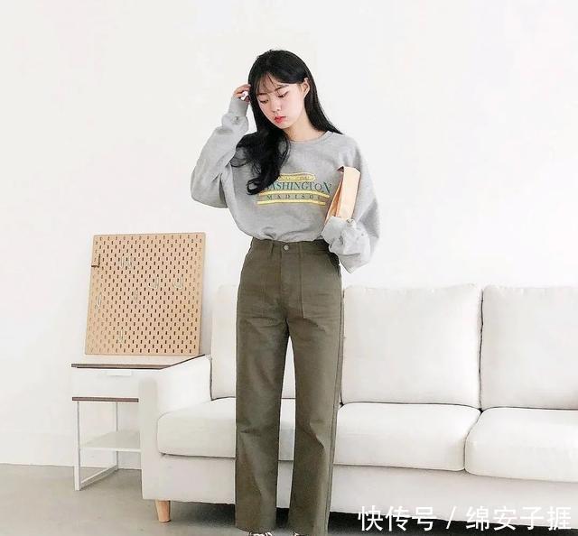 『针织上衣』比阔腿裤更百搭!今年流行「云朵裤」,舒适又显瘦